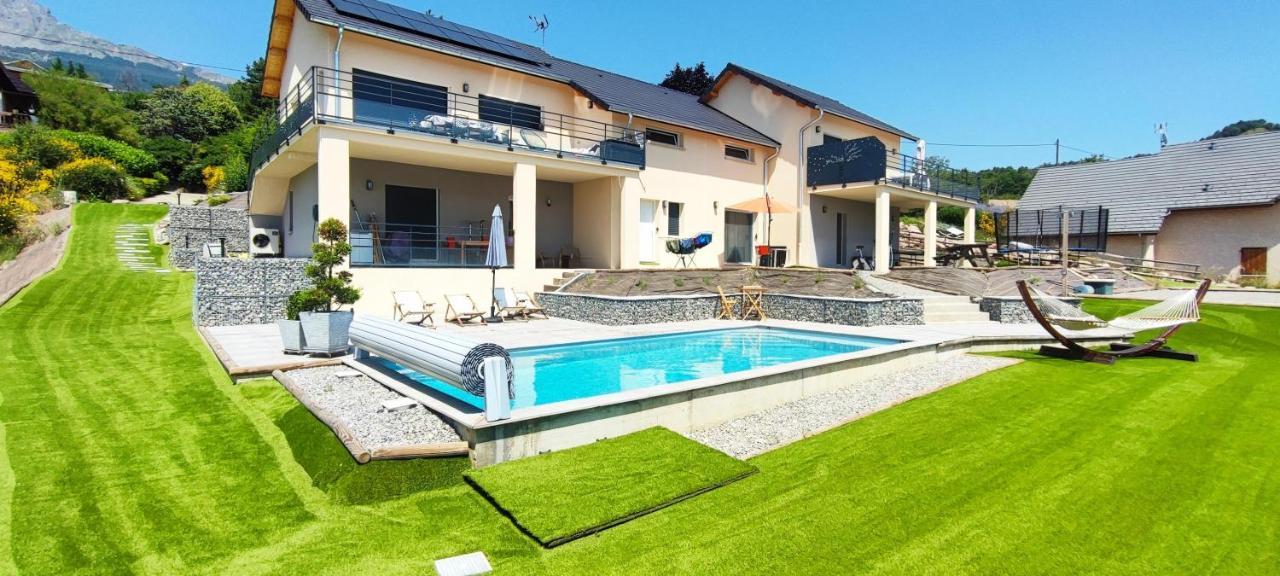 Vue Av Piscine Apartment Prunieres